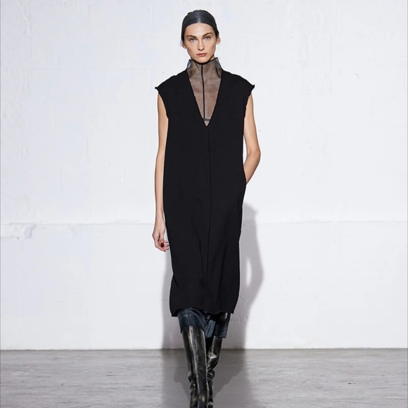Tibi Dresses & Skirts - Tibi Black Melee Crepe V-Neck Dress With Organza Lining, 2
